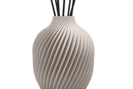 Confezione Regalo diffusore a bastoncino vaso K grigio chiaro + ricarica Latte & Ambra Dolce